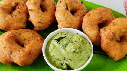 7వ రోజు గణపయ్యకు మినప గారెలు ఇలా సింపుల్‌గా చేసేయండి!