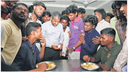 ప్రభుత్వ హాస్టళ్ల మెనూలో బీఫ్‌.. ఎక్కడంటే?