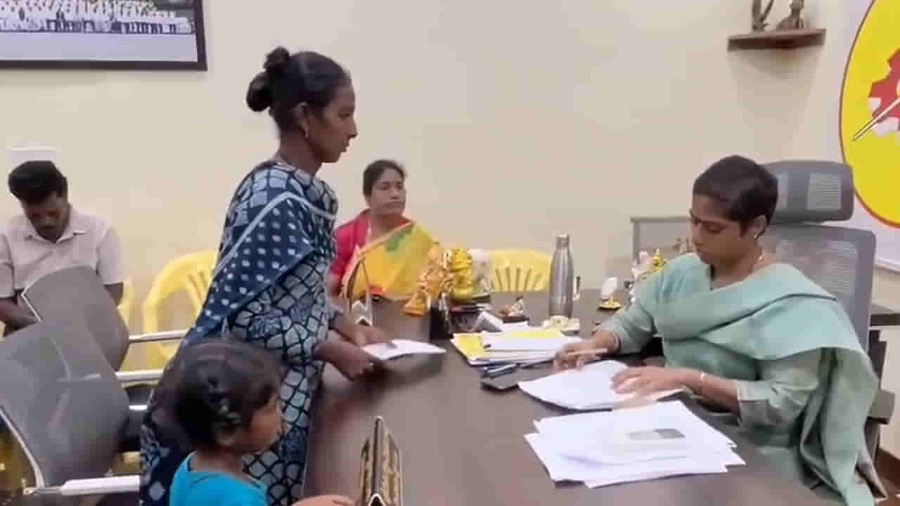 తాగుబోతు భర్త కొడుతున్నాడంటూ MLA వద్దకు మహిళ.. ఆమె ఏం చేశారంటే..?