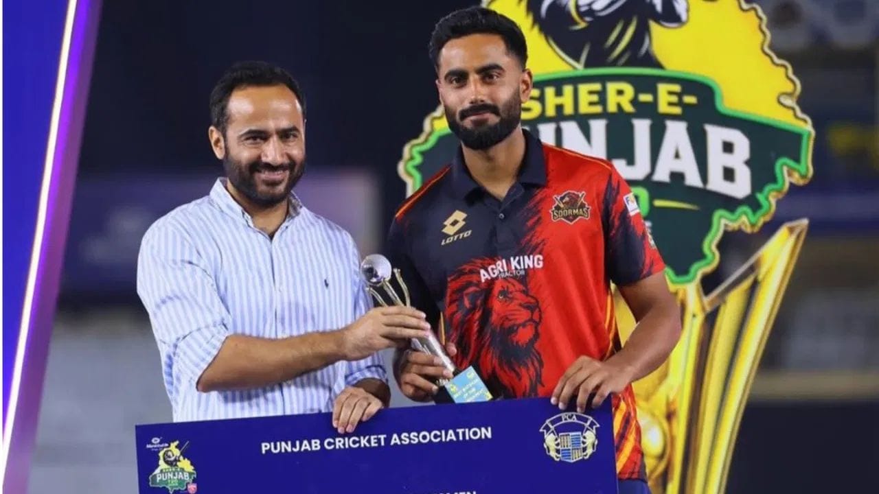 నమన్ ధీర్ టోర్నమెంట్లో అత్యధిక పరుగులు చేసిన ఆటగాడిగా నిలిచాడు. ఈ కుడిచేతి వాటం బ్యాట్స్మెన్ 10 మ్యాచ్లలో 72.78 సగటుతో 655 పరుగులు సాధించాడు. అతనికి ప్లేయర్ ఆఫ్ ది టోర్నమెంట్, ఉత్తమ బ్యాట్స్మెన్ అవార్డులు లభించాయి.