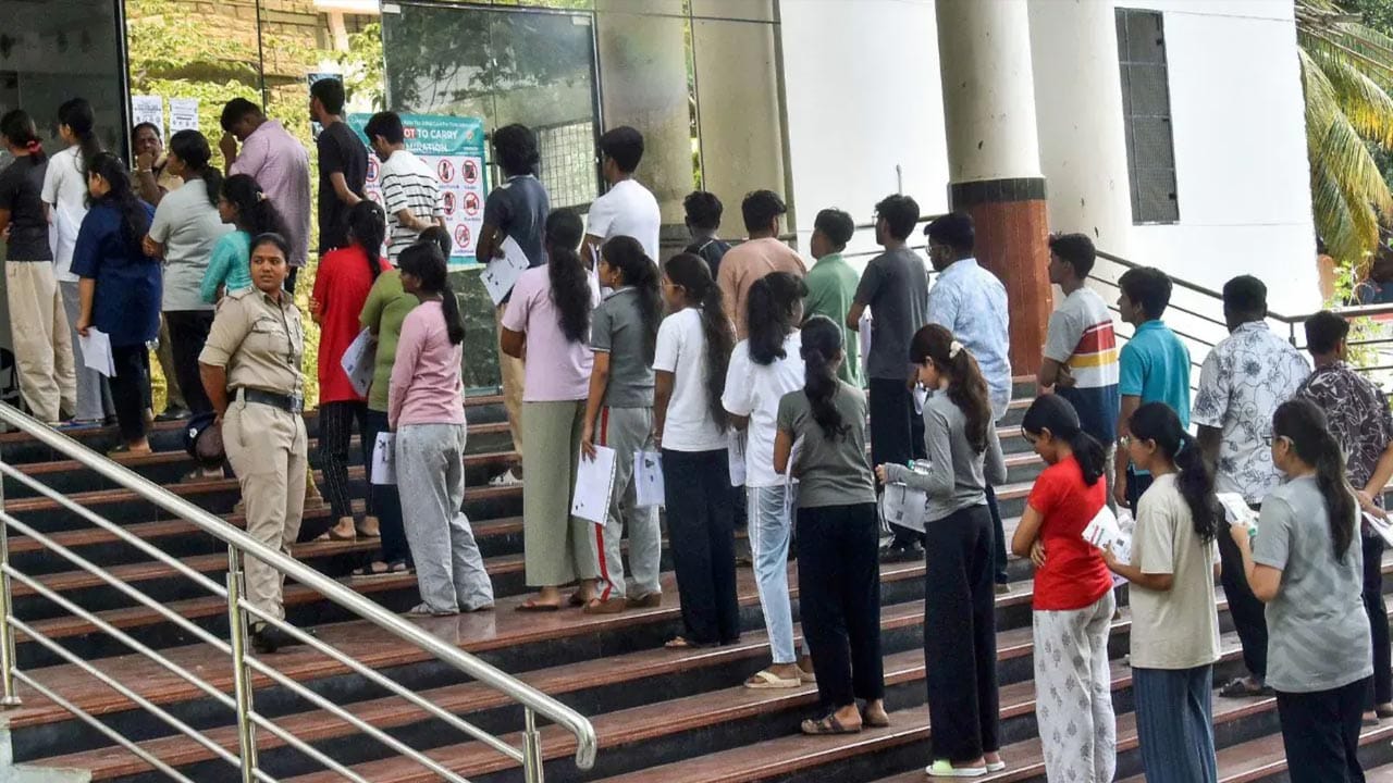 NEET UG కౌన్సెలింగ్‌లో ఆ 37 మందికి చుక్కెదురు.. MBBS, BDS సీట్లు రద్దు!
