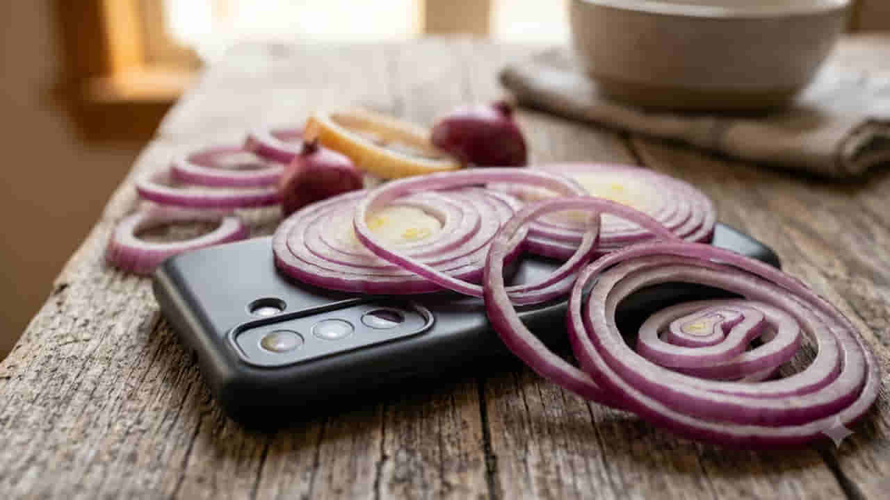 Smartphone: స్మార్ట్ఫోన్ వేడెక్కితే ఉల్లిపాయతో చల్లారుతుందా? వైరల్ హ్యాక్పై అసలు నిజం ఇదే!