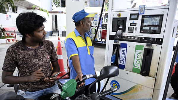 Petrol: పెట్రోల్ బంక్లో ఈ నంబర్ గమనించారా? మీ వాహనం మైలేజీకి దీనికి సంబంధం ఏమిటి?