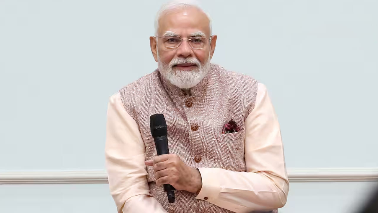 డిజిటల్ ఎంట్రీతో మోదీ సభ.. బుక్మైషోలో తొలిసారిగా బుకింగ్లు, స్లాట్లు.. గంటలోనే హౌజ్ఫుల్!
