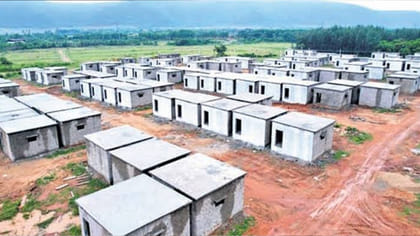 ఏపీకి 3 లక్షలు, తెలంగాణకు 2 లక్షల ఇళ్లు !