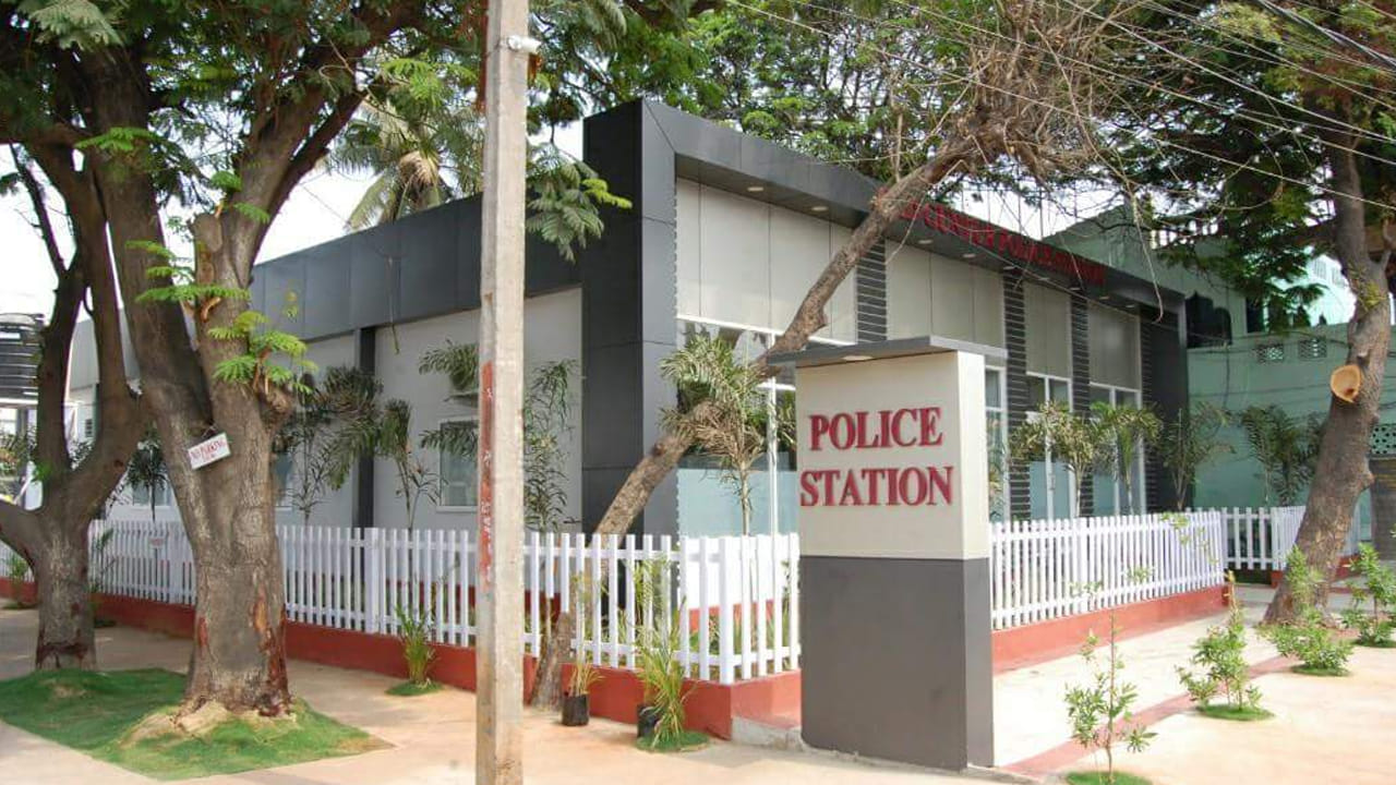 Guntur: చేరదీస్తానంటూ మైనర్ బాలికను నమ్మించింది.. తీరా తీసుకువెళ్లి..