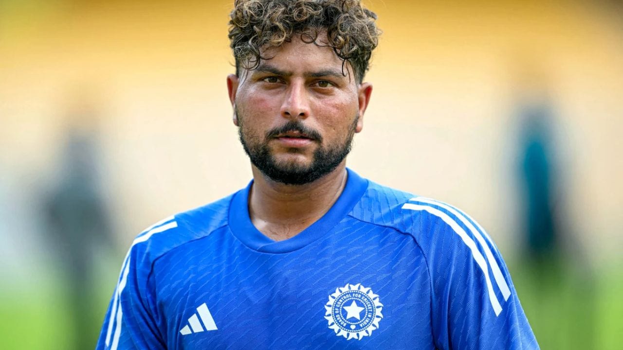 R Ashiwn Kuldeep Yadav