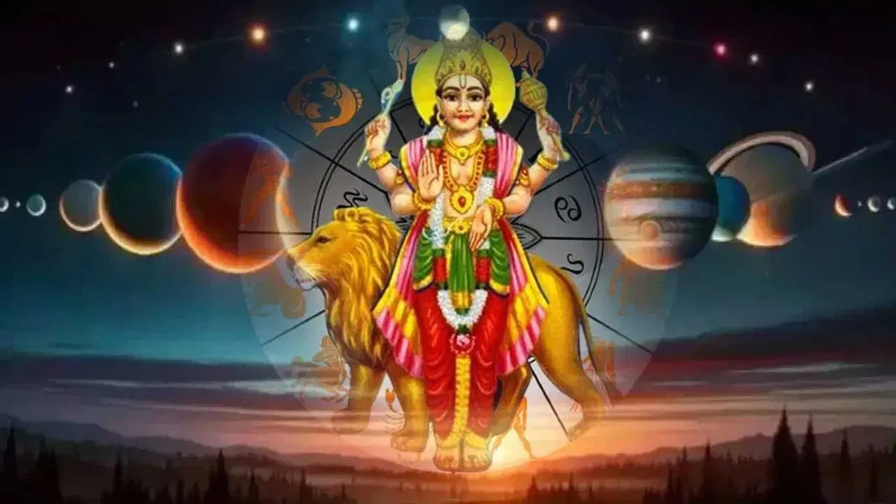 Mercury Nakshatra Transit 2026 Telugu: వేద జ్యోతిషశాస్త్రంలో బుధుడిని గ్రహాల రాకుమారుడుగా పరిగణిస్తారు. తెలివితేటలు, వాక్చాతుర్యం, విద్య, వ్యాపారం, లెక్కలు, కమ్యూనికేషన్ వంటి అంశాలకు బుధుడు కారకుడిగా చెబుతారు. బుధుడు ఒక రాశిలో సుమారు 21 రోజుల పాటు సంచరిస్తూ, ఈ క్రమంలో నక్షత్రాలను కూడా మారుస్తుంటాడు. బుధుడి రాశి లేదా నక్షత్ర మార్పు ప్రభావం అన్ని రాశులపై ఏదో ఒక విధంగా ఉంటుందని జ్యోతిష్య విశ్వాసం. ప్రస్తుతం బుధుడు తన సొంత రాశి అయిన కన్యారాశిలో సంచరిస్తున్నాడు. ఈ క్రమంలో సెప్టెంబర్ 21న బుధుడు చిత్తిరై నక్షత్రంలోకి ప్రవేశించనున్నాడు. చిత్తిరై నక్షత్రానికి అధిపతి కుజుడు. జ్యోతిషశాస్త్రంలో కుజుడు ధైర్యం, శక్తి, పరాక్రమం, ఆత్మవిశ్వాసానికి ప్రతీకగా భావిస్తారు. దీంతో బుధుడి నక్షత్ర మార్పు కొన్ని రాశుల వారికి వృత్తి, ఆర్థిక, వ్యాపార రంగాల్లో అనుకూల ఫలితాలను తీసుకురావచ్చని జ్యోతిష్యులు చెబుతున్నారు. ముఖ్యంగా నాలుగు రాశుల వారికి ఈ కాలం ప్రత్యేకంగా ఉండే అవకాశం ఉంది.