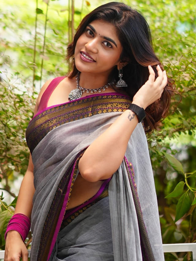 చీర కట్టులో అందంగా రీతూ చౌదరీ.. ఫొటోస్ చూస్తే మతిపోవడం ఖాయం