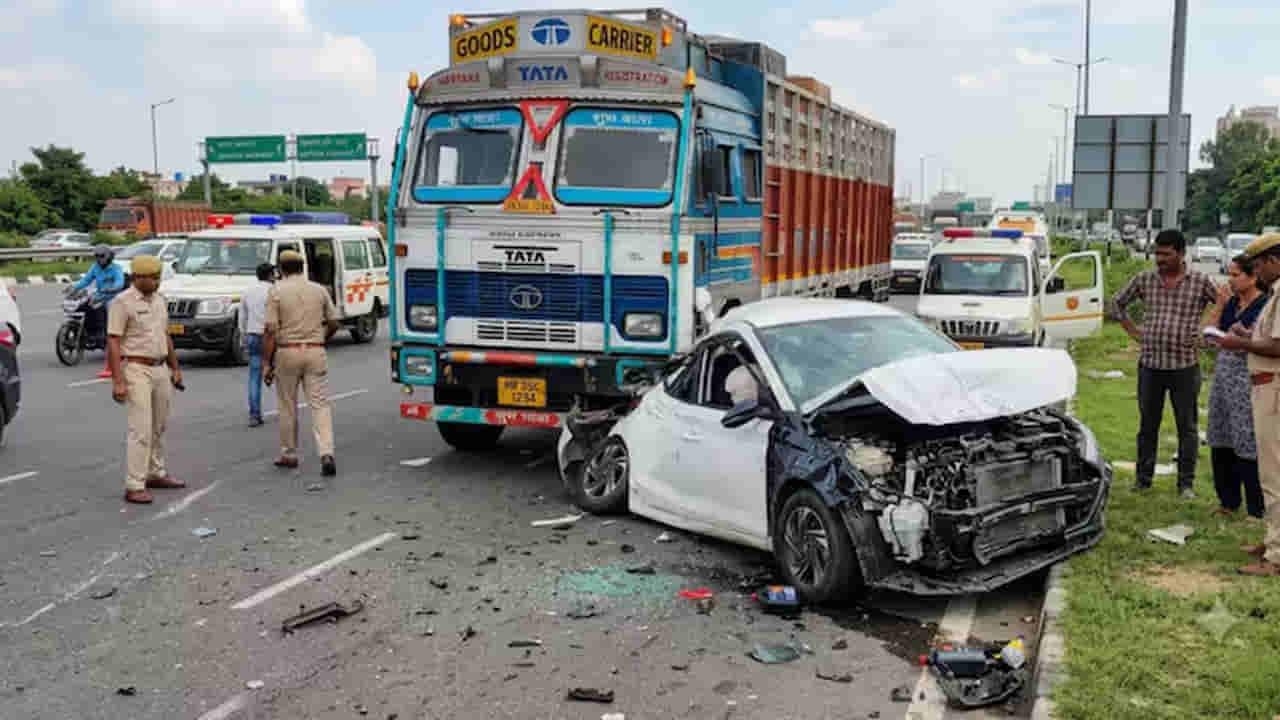 Road Accident: ఘోర రోడ్డు ప్రమాదం.. 8 మంది విద్యార్థులు మృతి