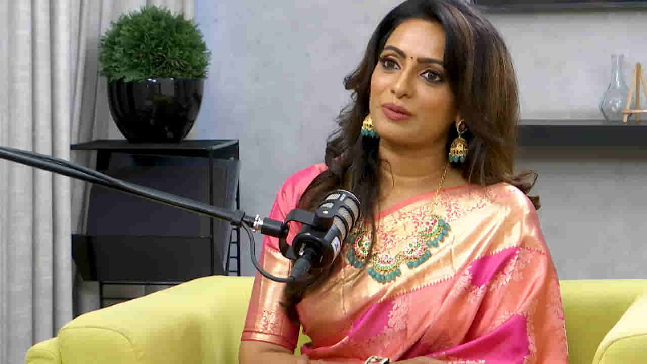 Udaya Bhanu: పస్తులు ఉండి ఇతరులకు అన్నం పెట్టిన గొప్ప వ్యక్తి ఆయన.. చివరకు అలాంటి పరిస్థితుల్లో.. ఉదయభాను ఎమోషనల్..