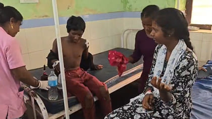 వీధికుక్కను తప్పించబోయి స్కూల్ ఆటో బోల్తా.. విద్యార్థులకు..