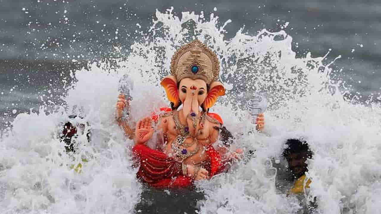వినాయక నిమజ్జనంలో విషాదం.. ఆరుగురు విద్యార్థుల దుర్మరణం!
