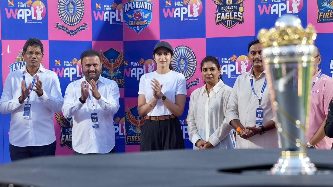 ఈ సందర్భంగా మహిళల ఆంధ్ర ప్రీమియర్ లీగ్ ను నారా బ్రాహ్మణి లాంఛనంగా ప్రారంభించారు. ముందుగా స్టేడియం ప్రాంగణానికి చేరుకున్న నారా బ్రాహ్మణికి ఎంపీ, ఆంధ్ర క్రికెట్ అసోసియేషన్ అధ్యక్షుడు కేశినేని శివనాథ్, రాజ్యసభ ఎంపీ, ఏసీఏ కార్యదర్శి సానా సతీష్ బాబు ఘనస్వాగతం పలికారు. అనంతరం డబ్ల్యూఏపీఎల్ ను ప్రారంభించారు. భారత మహిళా క్రికెట్ జట్టు మాజీ కెప్టెన్ మిథాలీరాజ్ తో కలిసి ట్రోఫీని ఆవిష్కరించారు. 