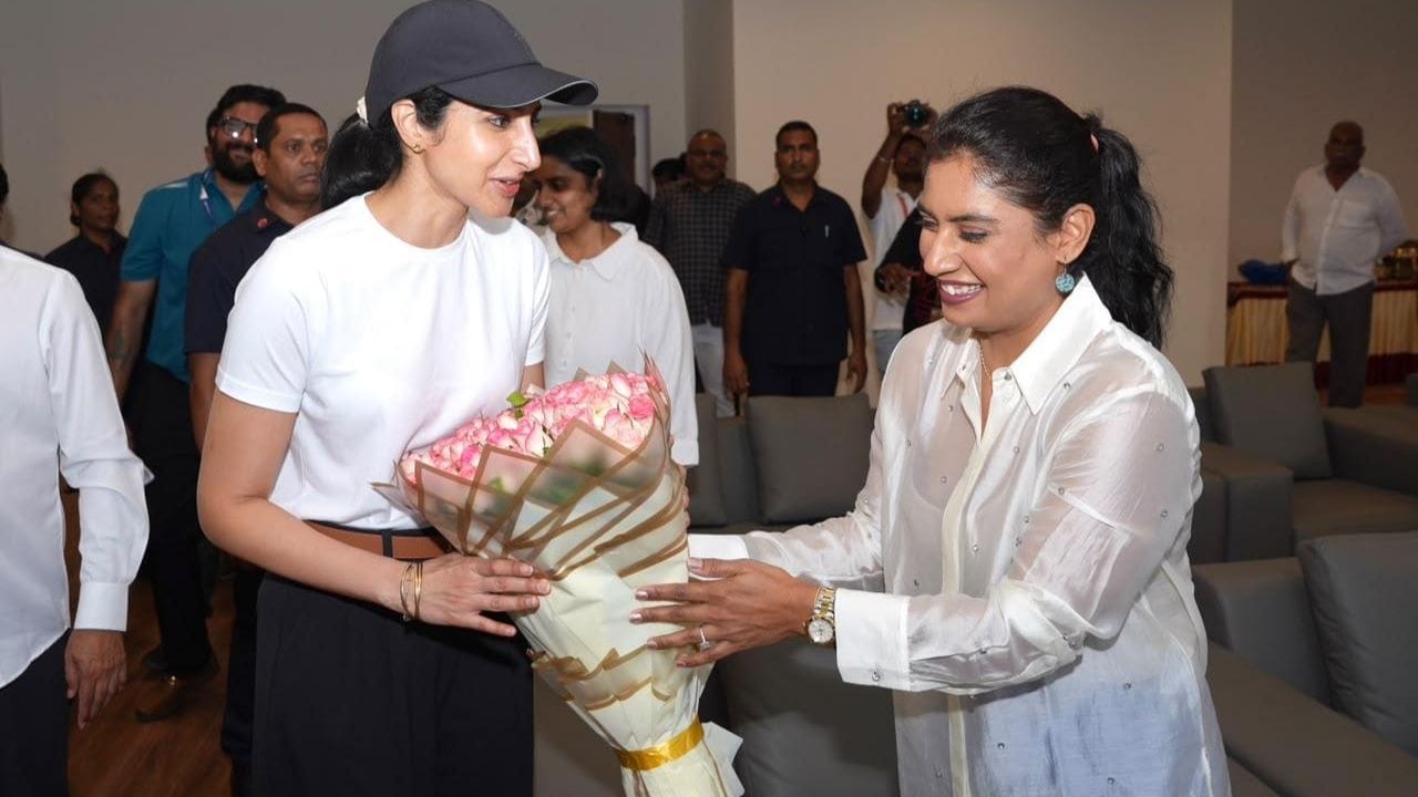 మంగళగిరిలోని ఏసీఏ క్రికెట్ స్టేడియంలో 7 రోజుల పాటు 13 మ్యాచ్ లు జరగనున్నాయి. శనివారం మధ్యాహ్నం రాయలసీమ జెన్ స్టార్స్, గోదావరి ఈగల్స్ మధ్య ప్రారంభ మ్యాచ్ జరిగింది. సాయంత్రం అమరావతి ఈ-ఛాంపియన్స్, వైజాగ్ ఫైర్ బర్డ్స్ మధ్య రెండో మ్యాచ్ జరిగింది. 