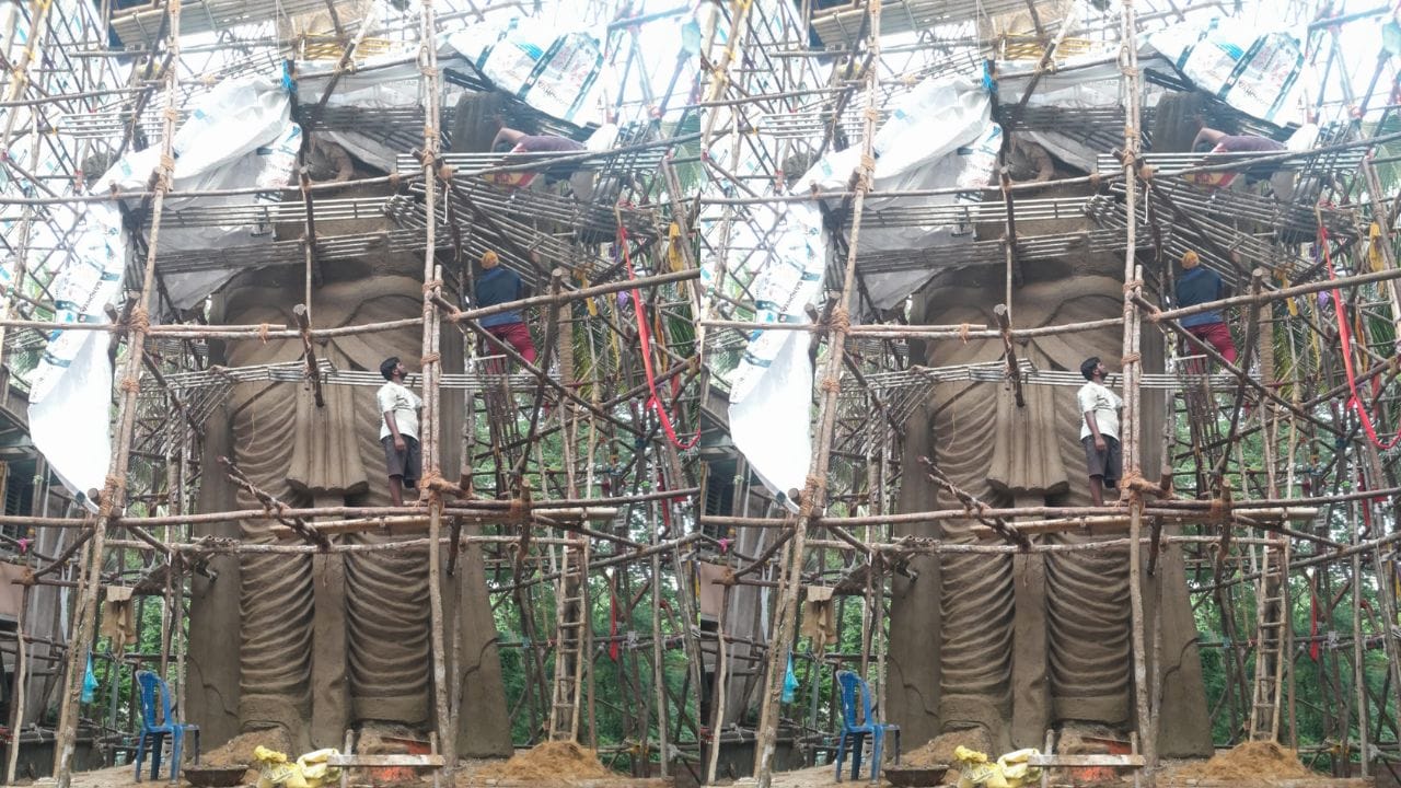 అద్భుతం.. భక్తులకు దర్శనమిచ్చేందుకు సిద్ధమవుతున్న 65 అడుగుల భారీ మట్టి గణపతి.. ఎక్కడంటే?