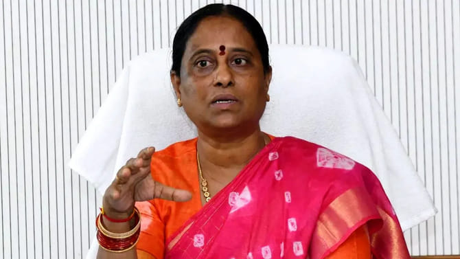 కొండా దంపతుల సైలెన్స్ వెనుక మతలబేంటీ..?