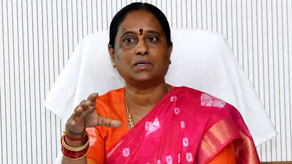 Konda Surekha: అటు బీఆర్ఎస్.. ఇటు బీజేపీ.. కొండా దంపతుల సైలెన్స్ వెనుక మతలబేంటీ..?