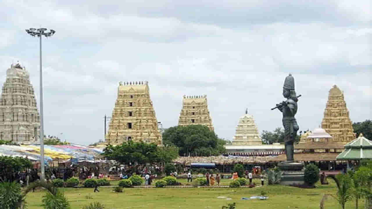 Andhra Pradesh: నీటి చుక్క పడితే చీమలు వస్తాయ్.. వెంకన్నకు అభిషేకమే చెయ్యని ఆ గుడి గురించి తెలుసా?