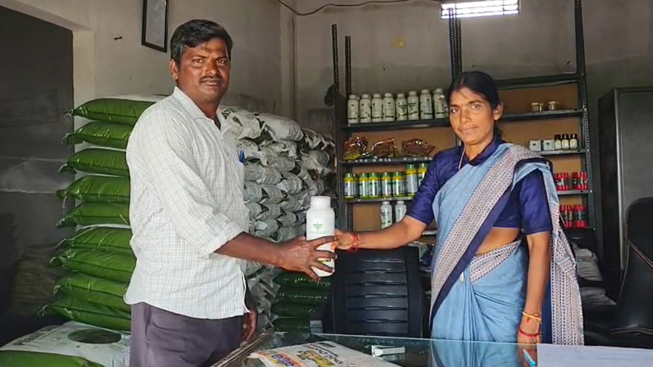 2023లో ప్రారంభమైన ఈ సమాఖ్యను విజయవంతంగా కొనసాగిస్తున్న మహిళలు.. ప్రభుత్వం నుంచి మరింత సహకారం అందితే తమ కార్యకలాపాలను విస్తరించాలని భావిస్తున్నారు. ప్రత్యేకంగా ధాన్యం కొనుగోలు కేంద్రం మంజూరు చేస్తే రైతులకు మరింత చేరువ కావడంతో పాటు.. సమాఖ్యకు కూడా మరింత ఆదాయం సమకూరే అవకాశం ఉంటుందని వారు చెబుతున్నారు. ఒకప్పుడు ఇంటి గడప దాటని మహిళా చేతులు.. ఇప్పుడు వ్యవసాయ వ్యాపారాన్ని నడిపిస్తున్నాయి.