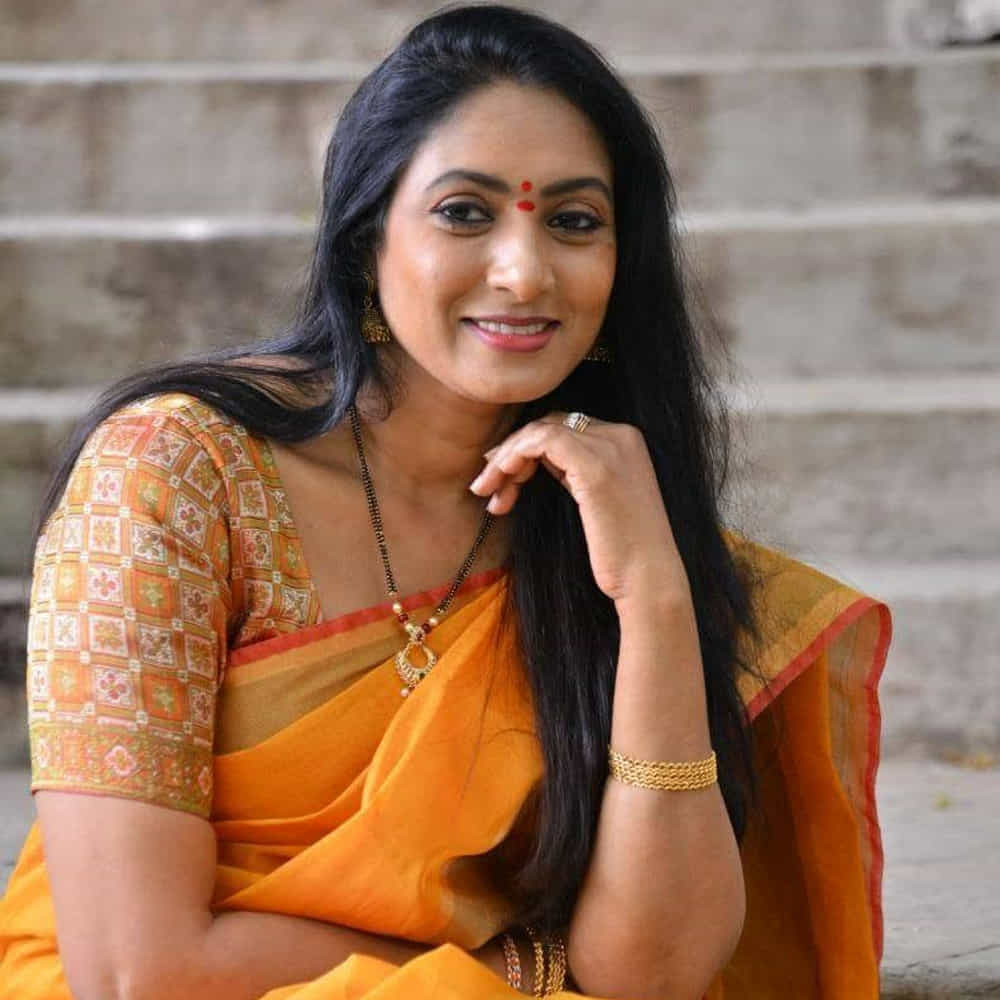 అలాంటి పరిస్థితుల్లో తమకు సినిమా తీయడానికి వచ్చారా లేక ఇతర ఉద్దేశాలతో వచ్చారా అనేది అర్థమవుతుందని ఆమని వివరించారు. ప్రముఖ నిర్మాణ సంస్థలు, పెద్ద డైరెక్టర్లు కేవలం నటన, డ్యాన్స్ వంటి సినిమాకు సంబంధించిన విషయాలనే అడుగుతారని, కానీ కొత్త వారు వ్యక్తిగత వివరాలను, శారీరక లక్షణాలను అడుగుతారని ఆమె చెప్పారు. అలాంటి అభ్యంతరకరమైన కోరికలు వచ్చినప్పుడు "లేదు సార్, నాకు తెలియదు, నేనైతే అలా చేయను" అని చెప్పి, ఆ అవకాశాలను వదులుకుని తిరిగి వచ్చేశానని ఆమని తెలిపారు. "మీకు అంత అవసరం ఉంటే నన్ను హీరోయిన్గా వేసుకోండి, నేను స్విమ్సూట్ వేసుకోవడానికి సిద్ధమే, కానీ ఇక్కడ బట్టలు విప్పి చూపించడం కుదరదు" అని స్పష్టంగా చెప్పిన సందర్భాలు కూడా తనకు ఎన్నో ఉన్నాయని ఆమె గుర్తు చేసుకున్నారు.