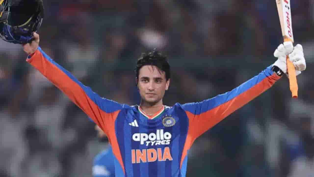 IND vs WI: తొలి ఓవర్లోనే దూకుడు.. రోహిత్ రికార్డ్ బ్రేక్ చేసిన కాటేరమ్మ కొడుకు..