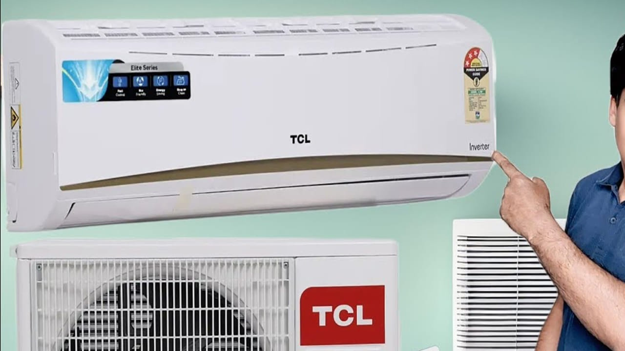 TCL 2026 మోడల్ 1 టన్ 3 స్టార్ స్ప్లిట్ ఇన్వర్టర్ AC: TCL బ్రాండ్కు చెందిన ఈ 1 టన్ సామర్థ్యం గల 3 స్టార్ స్ప్లిట్ ఇన్వర్టర్ AC 7-ఇన్-1 మోడ్ ఫీచర్తో వస్తుంది. ఈ AC మీ బెడ్రూమ్ను చాలా వేగంగా చల్లబరుస్తుంది. ఫ్లిప్కార్ట్ బిగ్ బిలియన్ డేస్ సేల్లో దీనిపై ఏకంగా 47 శాతం డిస్కౌంట్ లభిస్తోంది. దీని అసలు ధర రూ. 48,991 కాగా, ఈ AC సేల్లో కేవలం రూ. 25,990 కే అందుబాటులో ఉంది. చిన్న గదుల కోసం AC కొనాలనుకునే వారికి ఇది ఒక సరైన ఎంపిక.