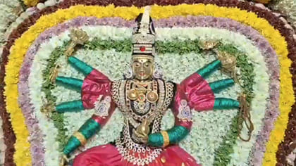 కూష్మాండదుర్గ అలంకారంలో శ్రీశైలం భ్రమరాంబ అమ్మవారు