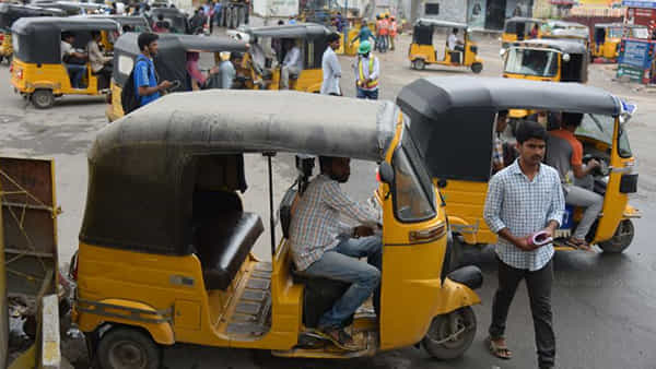 Telangana: సామాన్యులకు షాకింగ్ న్యూస్.. భారీగా పెరిగిన ఆటో ఛార్జీలు.. ప్రభుత్వం జీవో..