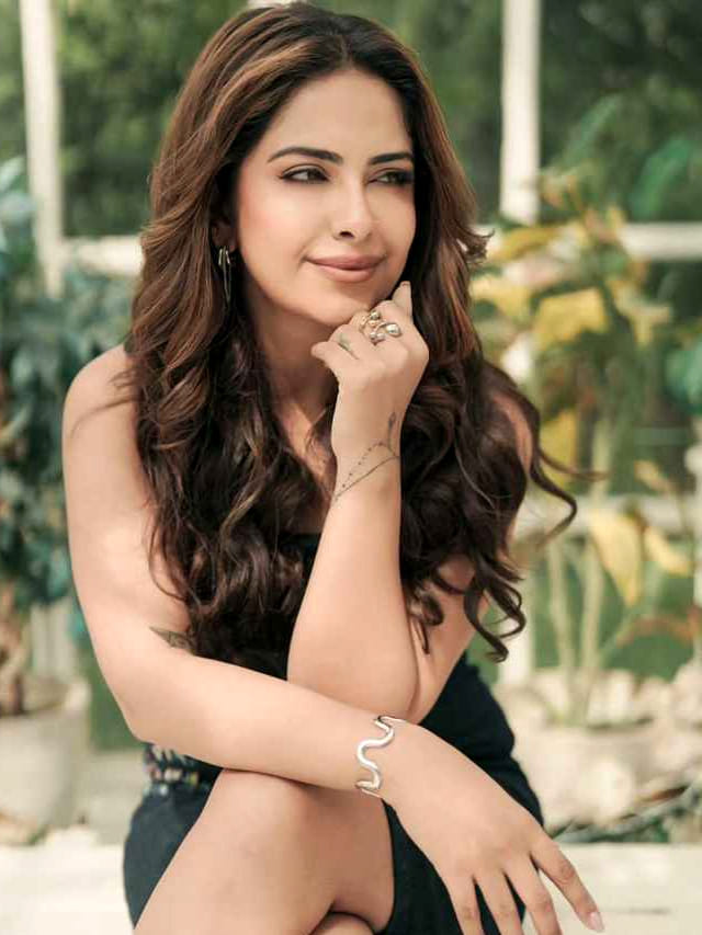 సక్సెస్ కోసం ఎదురుచూస్తున్న చిన్నారి పెళ్లికూతురు