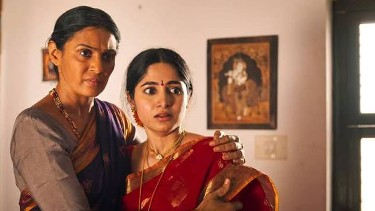 మొదటి సీజన్కు వచ్చిన అద్భుతమైన స్పందన కారణంగా, రెండో సీజన్ను మరింత క్వాలిటీతో, సాంకేతిక విలువలతో రూపొందించినట్లు మేకర్స్ తెలిపారు. మొత్తం 6 ఎపిసోడ్లుగా సాగే ఈ సస్పెన్స్ డ్రామా థ్రిల్లర్ ప్రియులను కట్టపడేయడం ఖాయం. ఈ ఉత్కంఠభరితమైన వెబ్ సిరీస్ ప్రముఖ డిజిటల్ ప్లాట్ఫామ్ జీ5 (ZEE5) వేదికగా స్ట్రీమింగ్ అవుతోంది.
