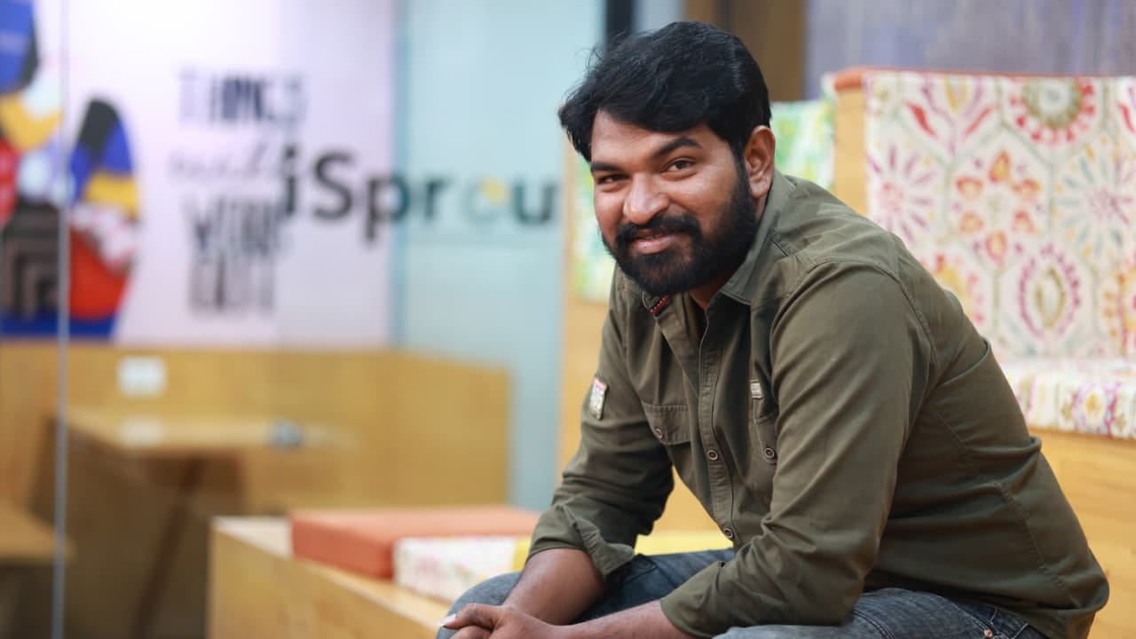 షార్ట్ ఫిల్మ్స్ నుంచి తన కెరియర్ మొదలు పెట్టి సినిమా డైరెక్టర్ వరకు ఎదిగాడు. ఎదిగేటప్పుడు ఎవరికైనా దెబ్బలు తగలడం సహజం. బాబుకు కూడా తెలుగు సినీ ఇండస్ట్రీకి వచ్చే ముందు ఎన్నో ఎదురుదెబ్బలు తగిలాయి. అవన్నీ తట్టుకుని నిలబడి తన రాతలను కేవలం షార్ట్ ఫిల్మ్స్ దగ్గరే ఆపకుండా పాటలకు డైరెక్షన్ చేసి తనకంటూ ప్రత్యేక గుర్తింపును తెచ్చుకున్నాడు. 