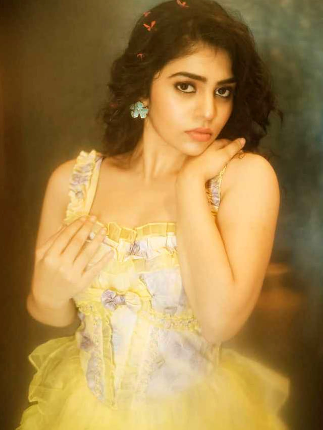 కుర్రాళ్ల గుండెల్లో బాణాలు గుచ్చుతున్న ముద్దుగుమ్మ