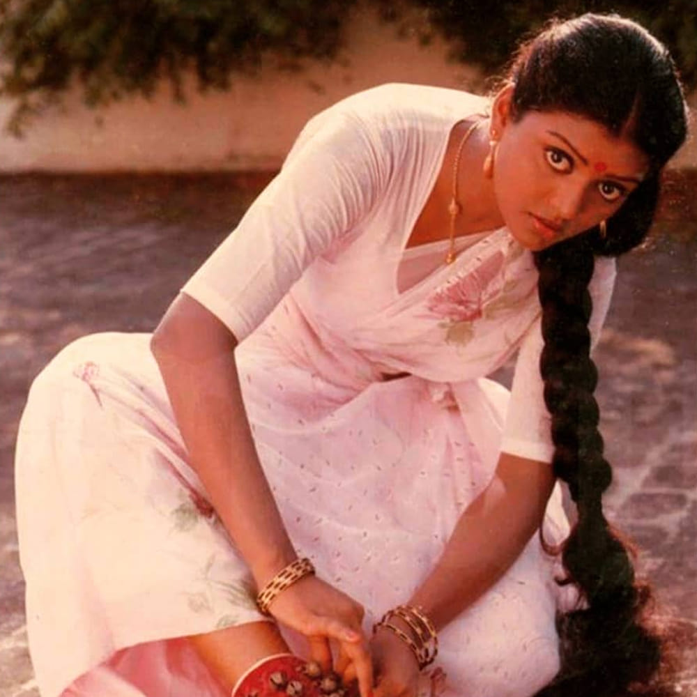 క్లాసికల్ డాన్సులతో పాటు ర్యాప్, ట్యాప్, డిస్కో వంటి పాశ్చాత్య నృత్యాలను కూడా తాను అదే ఈజ్తో, గ్రేస్తో చేశానని ఆమె అంగీకరించారు. "అమెరికా అల్లుడు" వంటి చిత్రాలలో వెస్ట్రన్ డ్యాన్స్ చేసినప్పుడు, కూచిపూడి నేపథ్యం ఉన్నప్పటికీ, అవి ఒక సరదా అనుభూతిని ఇచ్చాయని, ఏదో విదేశీ పర్యటన చేసి వచ్చినట్లు ఉండేదని ఆమె పంచుకున్నారు. ఫుట్ మూమెంట్స్, చేతులు, ముఖంలో భావాలు వంటి టెక్నికాలిటీస్పై తాను ఎక్కువగా దృష్టి పెట్టేదానినని తెలిపారు.