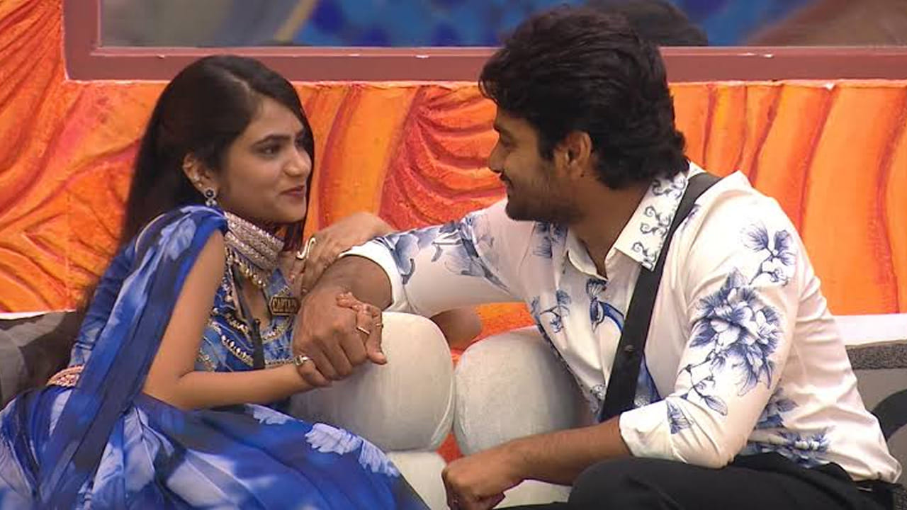 అయితే  రీసెంట్  నామినేషన్ల సమయంలో, నరేష్ చరణ్‌కు ఎందుకు ఓటు వేయలేదు. నువ్వు శాలినికి ఎందుకు ఓటు వేశావంటూ నామినేషన్‌లో పాయింట్ పెట్టగా, దానికి రోహిత్ సమాధానం ఇస్తూ, చరణ్ రీ ఎంట్రీ ఇచ్చాడు. ఇది అతని రెండో అవకాశం.  అందువలన ఫస్ట్ నుంచి హౌజ్‌లో ఉన్న శాలినికి నేను అవకాశం ఇవ్వాలి అనుకున్నాను అని చెప్పాడు. ఇక అసలైన వివాదం ఇక్కడ మొదలైంది. దీంతో తీవ్రంగా హార్ట్ అయిన శాలీని రోహిత్‌ల మధ్య చాలా పెద్ద పంచాయతే కొనసాగిందంట. చివరకు వీరిద్దరూ బ్రేకప్ గురించి చర్చించుకున్నట్లు నెట్టింట న్యూస్ తెగ హల్ చల్ అవుతుంది. మరి ఇది ఎంత వరకు నిజమో మనం చూడాలి.