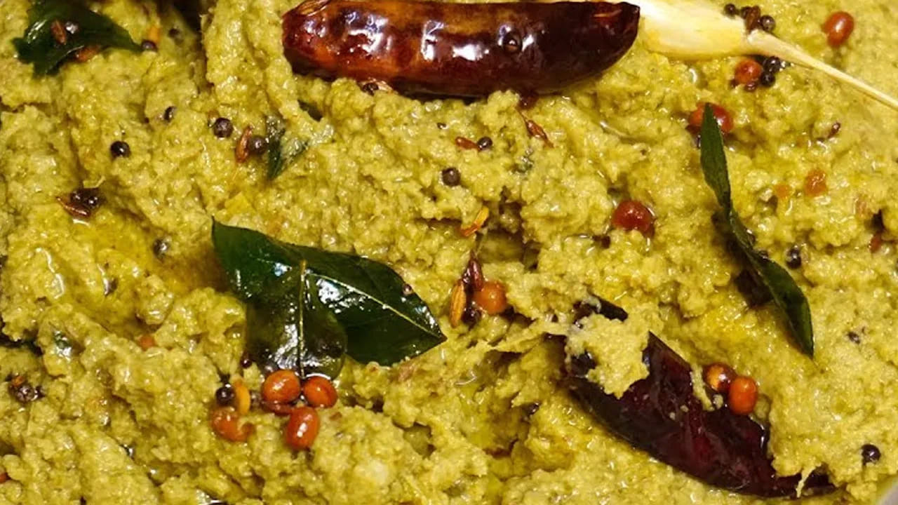 మీరు దీనిని ఉదయం టిఫిన్ లోకి కూడా తినొచ్చు. అయితే, గ్యాస్ సమస్యలు ఉన్న వాళ్ళు పులుపు తినేటప్పుడు ఒకసారి ఆలోచించి తినాలి. రైతులు మధ్యాహ్న భోజనానికి దీనిని తింటారు. ఎందుకంటే, ఇది చాలా రుచిగా ఉంటుంది. 
