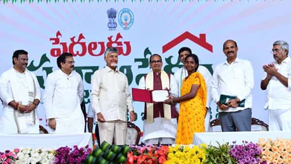 ఏపీ ప్రజలు ఎగిరి గంతేసే వార్త.. రాష్ట్రంలో కొత్తగా మరో 9లక్షల ఇళ్ల నిర్మాణానికి గ్రీన్ సిగ్నల్!