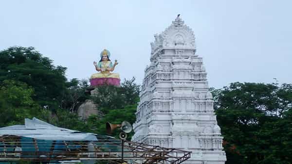 బాసర ఆలయంలో ఆలయంలో మరో గోల్మాల్.. ప్రసాధ సామాగ్రిని మాయం చేసిన సిబ్బంది!