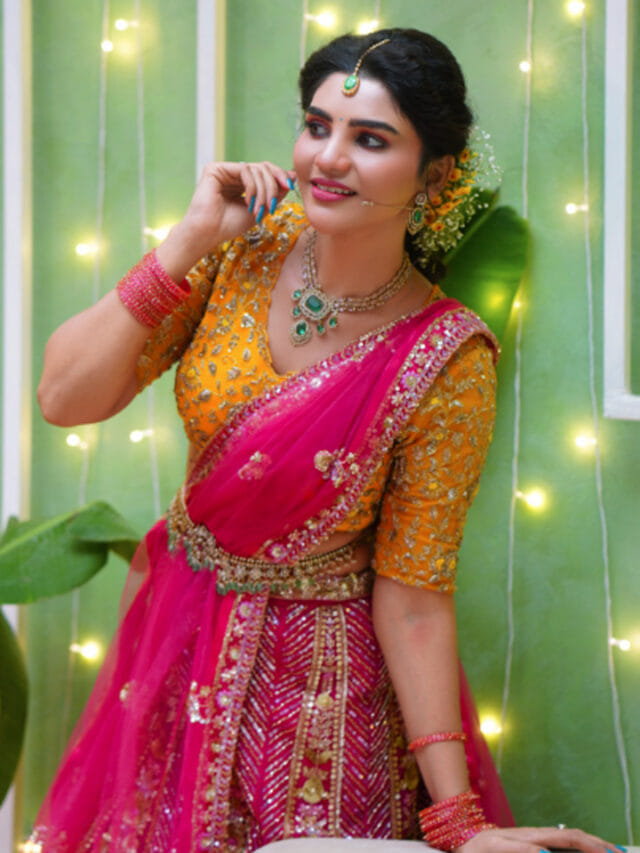ట్రెడిషనల్ లుక్‌లో జబర్దస్త్ వర్ష.. బ్యూటిపుల్ ఫొటోస్