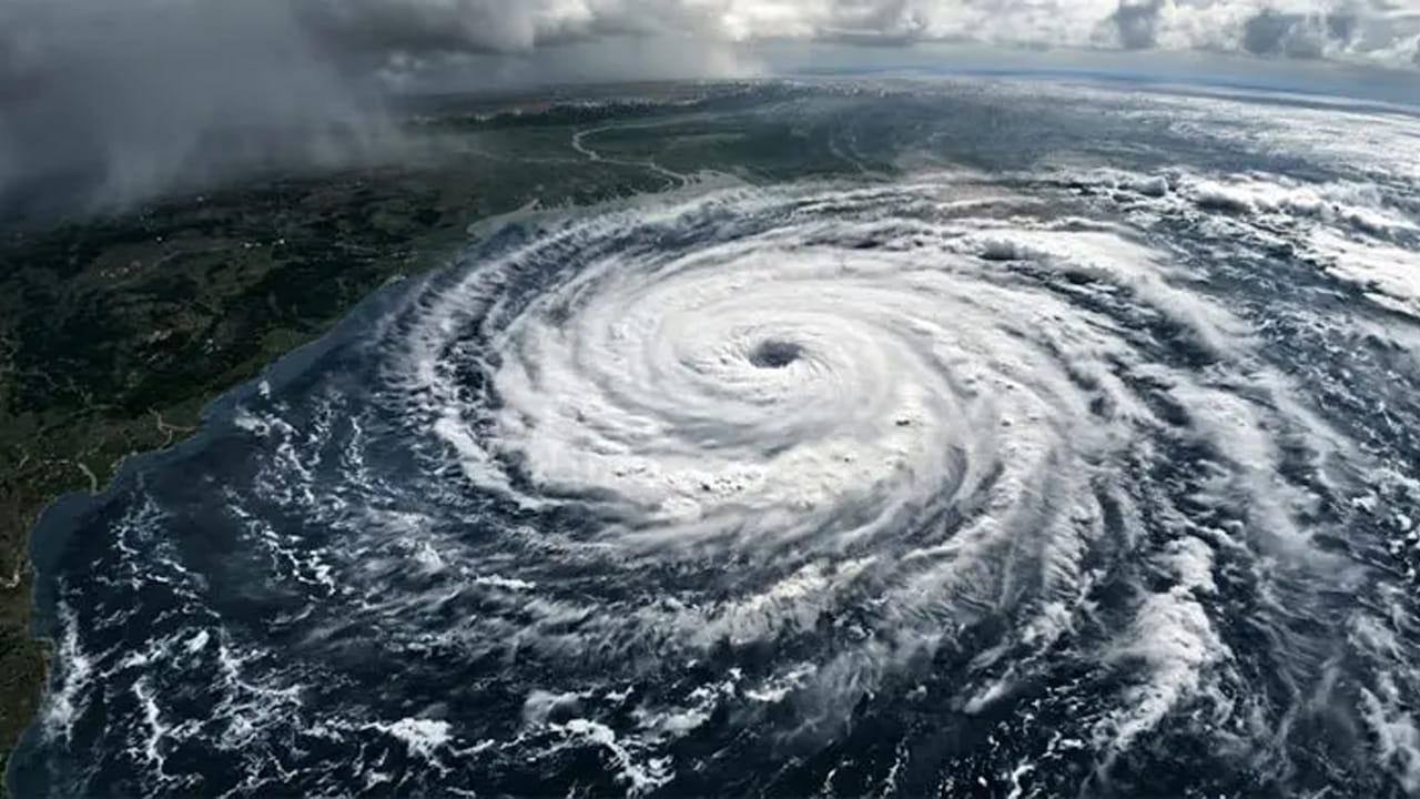 Cyclone Arnab: తెలంగాణలోని ఈ ప్రాంతాలపై అర్నబ్ ఎఫెక్ట్ : ఈ జిల్లాల్లో వర్షాలు..