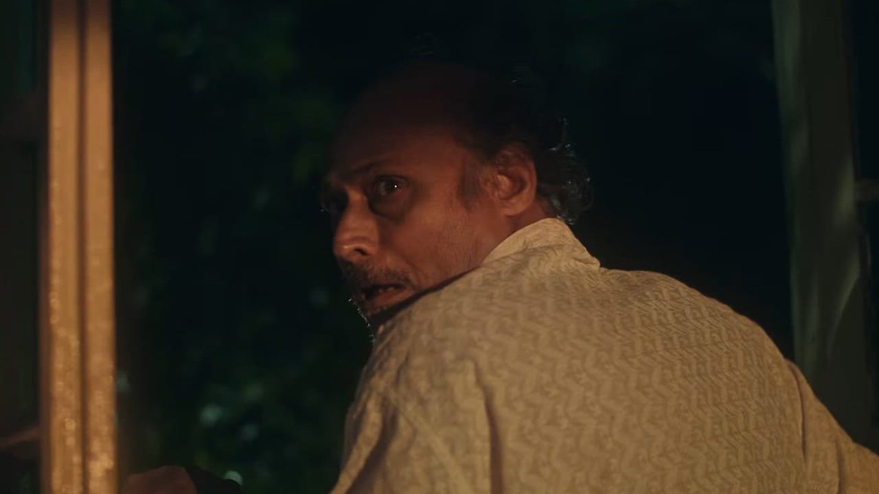 సినిమా ప్రియులను ఏమాత్రం ఆలోచింపజేయకుండా భయపెట్టే జానర్ ఏదైనా ఉందంటే అది కచ్చితంగా హారర్ అండ్ సస్పెన్స్ థ్రిల్లర్ అనే చెప్పాలి. భాషతో సంబంధం లేకుండా బలమైన కంటెంట్ ఉంటే సరికొత్త ప్రయోగానికి ప్రేక్షకులు ఎప్పుడూ బ్రహ్మరథం పడుతుంటారు. ఈ కోవలోనే థియేటర్లలో విడుదలై విమర్శకుల ప్రశంసలు అందుకోవడంతో పాటు ఐఎమ్డీబీలో ఏకంగా 7.7 రేటింగ్ను సొంతం చేసుకున్న సరికొత్త భయానక చిత్రం 'దహాన్: ది ఈవిల్ వితిన్'.