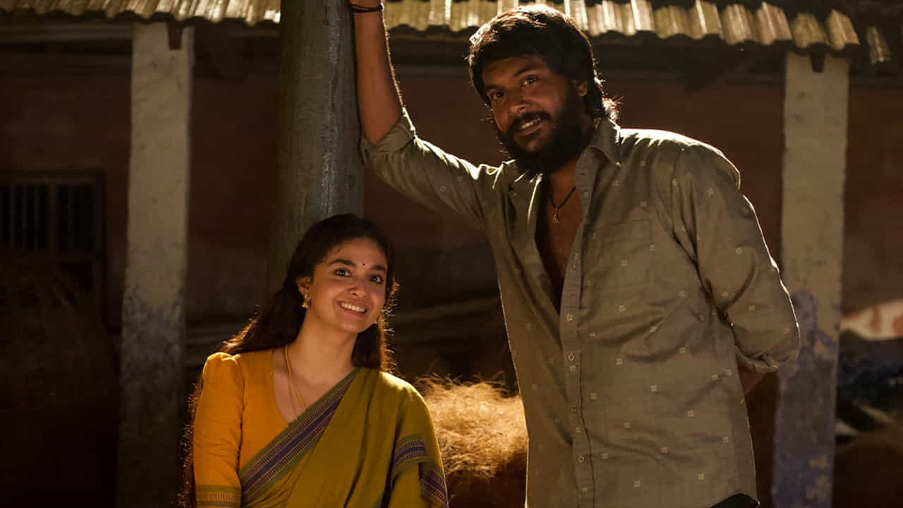 ప్రస్తుతం ఈ మైండ్బ్లోయింగ్ ఎమోషనల్ థ్రిల్లర్ ప్రముఖ ఓటీటీ ప్లాట్ఫారమ్ నెట్ఫ్లిక్స్ లో తెలుగుతో పాటు ఇతర ప్రధాన భాషల్లో స్ట్రీమింగ్ అవుతోంది. ఈ మూవీ ఓటీటీ ఆడియన్స్ను కూడా విపరీతంగా ఆకట్టుకుంటూ నెట్ఫ్లిక్స్లో ట్రెండింగ్లో నిలిచింది. కార్తీక్ సుబ్బరాజ్ టేకింగ్, స్క్రీన్ ప్లే , బ్యాక్గ్రౌండ్ మ్యూజిక్ సినిమా స్థాయిని మరింత పెంచాయని, ఓటీటీలో ఈ కంటెంట్ కచ్చితంగా ప్రతి ఒక్కరూ చూడదగ్గ మాస్టర్పీస్ అని సినీ ప్రియులు అభిప్రాయపడుతున్నారు. వీకెండ్లో మంచి ఎమోషనల్ అండ్ ఇంటెన్స్ డ్రామా చూడాలనుకునే వారికి ఈ ‘డోరతి’ ఒక పర్ఫెక్ట్ ఛాయిస్!