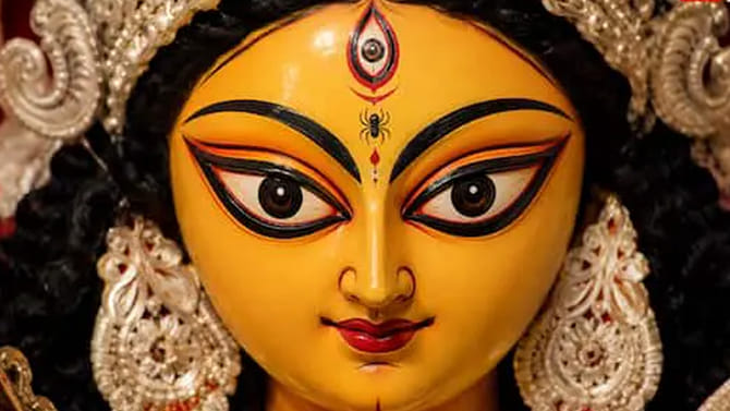 ఎవరూ చెప్పని నిజం.. దుర్గామాత బొట్టు కింద సాలీడు ఎందుకుంటుంది?
