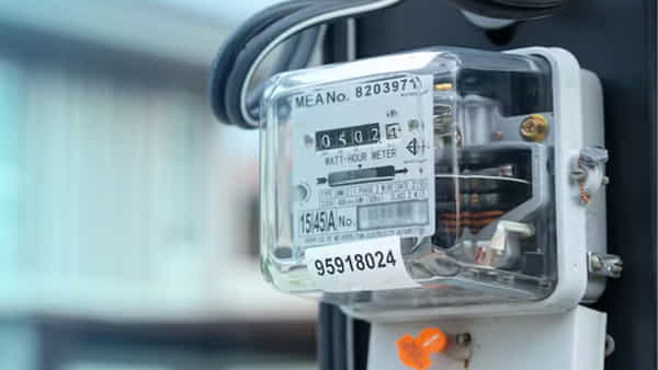 Electricity Mete: ఇంట్లో అన్ని లైట్లు, ఫ్యాన్లు ఆఫ్ చేసినా కరెంట్ మీటర్ తిరుగుతోందా? కారణాలు ఇవే!