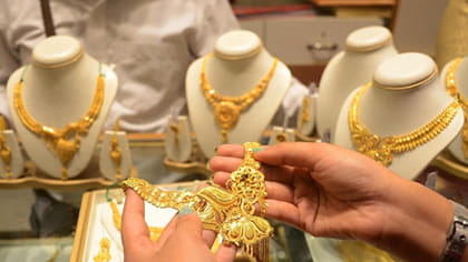 బంగారం కొనేటప్పుడు ఇది చూడకపోతే మోసపోవడం గ్యారంటీ..