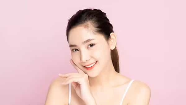 Glowing skin: పైసా ఖర్చు లేదు.. కిచెన్లో దొరికే ఈ పదార్థాలతోనే మెరిసే చర్మాన్ని ఈజీగా పొందండి!