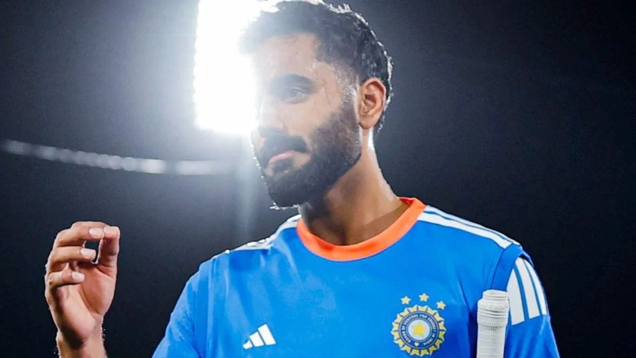 Naman Dhir highest score No 7: క్రైస్ట్చర్చ్లో న్యూజిలాండ్తో జరిగిన తొలి టీ20లో భారత జట్టు నాలుగు వికెట్ల తేడాతో ఘన విజయం సాధించింది. 226 పరుగుల భారీ లక్ష్యాన్ని 19.4 ఓవర్లలో 230/6తో ఛేదించింది. ఈ విజయానికి సంజూ శాంసన్ (Sanju Samson) 67 పరుగులతో బలమైన పునాది వేస్తే, చివర్లో నామన్ ధీర్ అద్భుతమైన ఫినిషింగ్తో మ్యాచ్ను భారత్ వైపు తిప్పాడు.