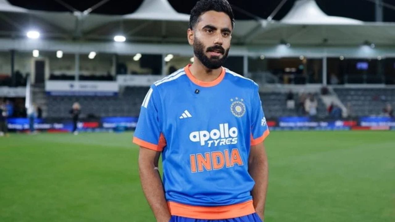మ్యాచ్లో పరిస్థితులు భారత్కు అనుకూలంగా లేని సమయంలో తిలక్, నితీశ్ చూపించిన పోరాట స్ఫూర్తి ప్రత్యేకంగా నిలిచింది. వికెట్లు చేతిలో లేకపోయినా లక్ష్యాన్ని చేరుకోవాలనే నమ్మకంతో ఆడిన ఈ జోడీ చివరకు టీమిండియాకు విజయాన్ని అందించింది.