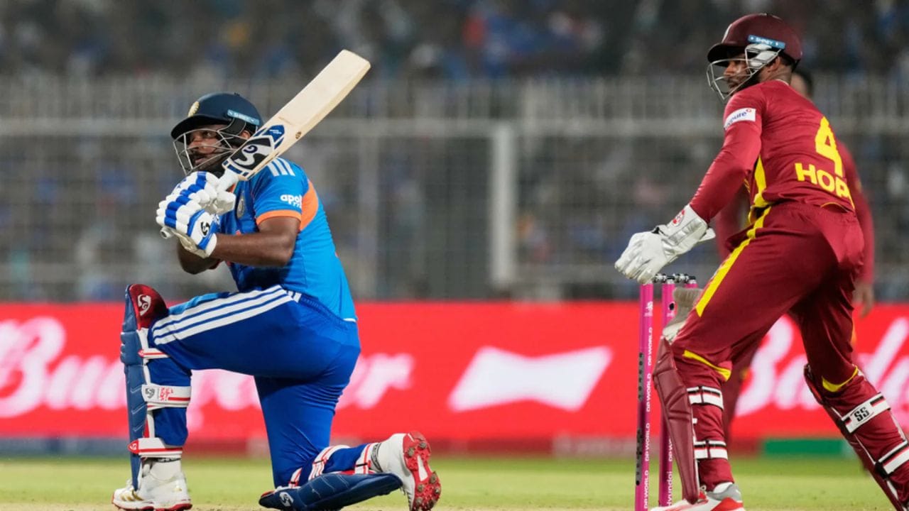 India vs West Indies 5th T20I Pitch Report: భారత్, వెస్టిండీస్ మధ్య సాగుతున్న ఉత్కంఠభరిత 5 టీ20ల సిరీస్ చివరి దశకు చేరింది. చెరో 2 మ్యాచుల్లో విజయం సాధించి, సిరీస్‌ను కైవసం చేసుకునే లక్ష్యంతో ఇరుజట్లు సిద్ధమయ్యాయి. బెంగళూరులోని చిన్నస్వామి క్రికెట్ స్టేడియం వేదికగా 17వ తేదీన జరగనున్న డిసైడర్ మ్యాచ్‌లో సిరీస్ విజేత ఎవరో తేలనుంది. ఈ మ్యాచ్‌ను ఎవరు గెలిస్తే వారిదే టీ20 సిరీస్.