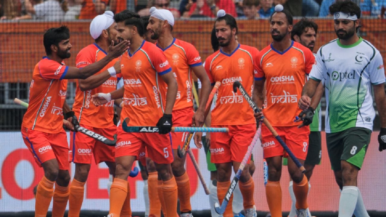 IND vs PAK: చివరి నిమిషంలో అద్భుతం.. పాకిస్థాన్పై విజయంతో ఫైనల్ చేరిన భారత్..!